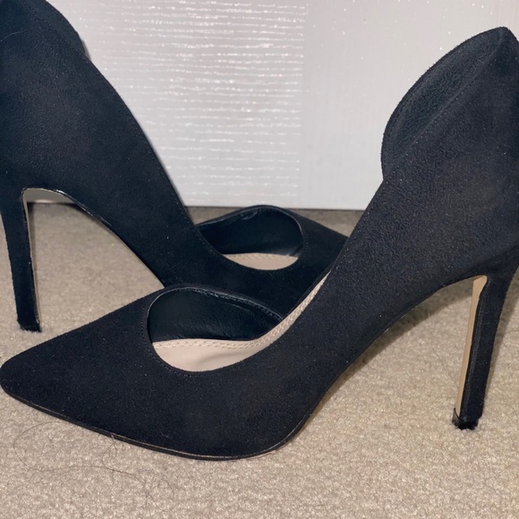 Black heels - Picture 2 of 3